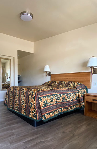 COZY GUEST ROOMS
 RELAX IN COMPLETE COMFORT IN MORGAN HILL 